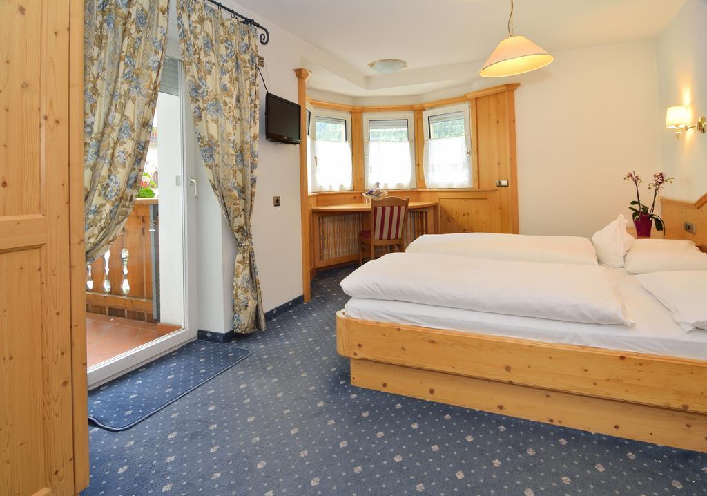 Hotel Silvana Selva di Val Gardena Pokoj fotografie